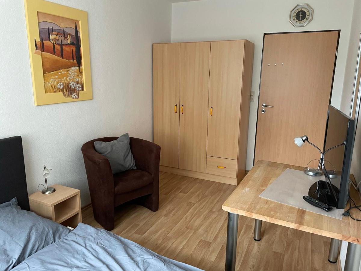 Schoene Einfache Ferienwohnung Mitten In Oldenburg Esterno foto